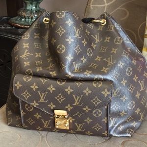 LOUIS VUITTON Metis Hobo Monogram Bag
